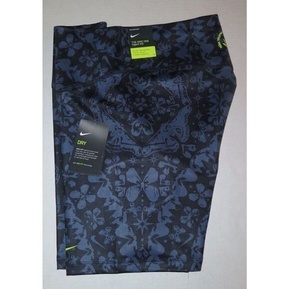 Nike DM1572 Womens Sz 1X Black/Blue Floral/Butterfly Print Mid Rise Biker Shorts - Picture 3 of 3